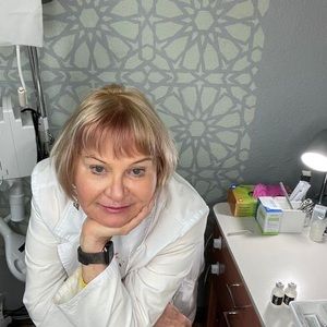 Meet your Posher, Connie